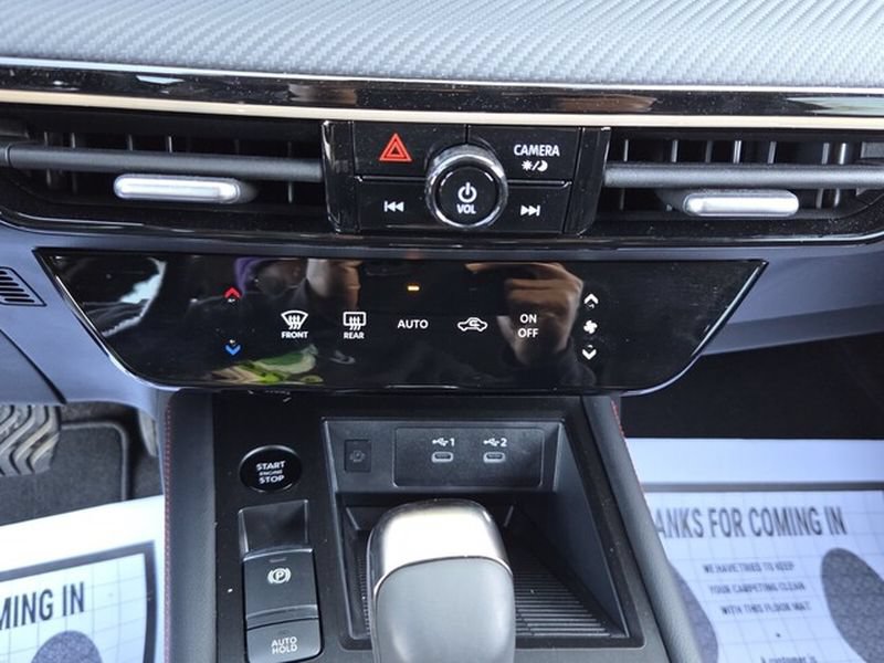 Used 2025 Nissan Kicks SR FWD image 20