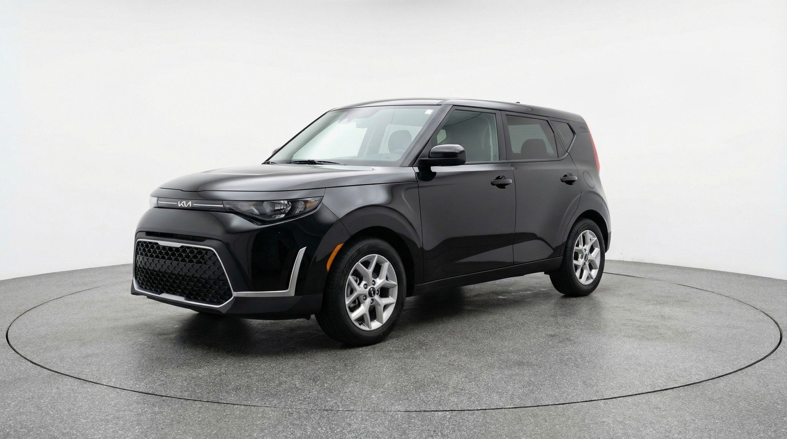 Used 2025 Kia Soul LX w/ LX Technology Package FWD image 3