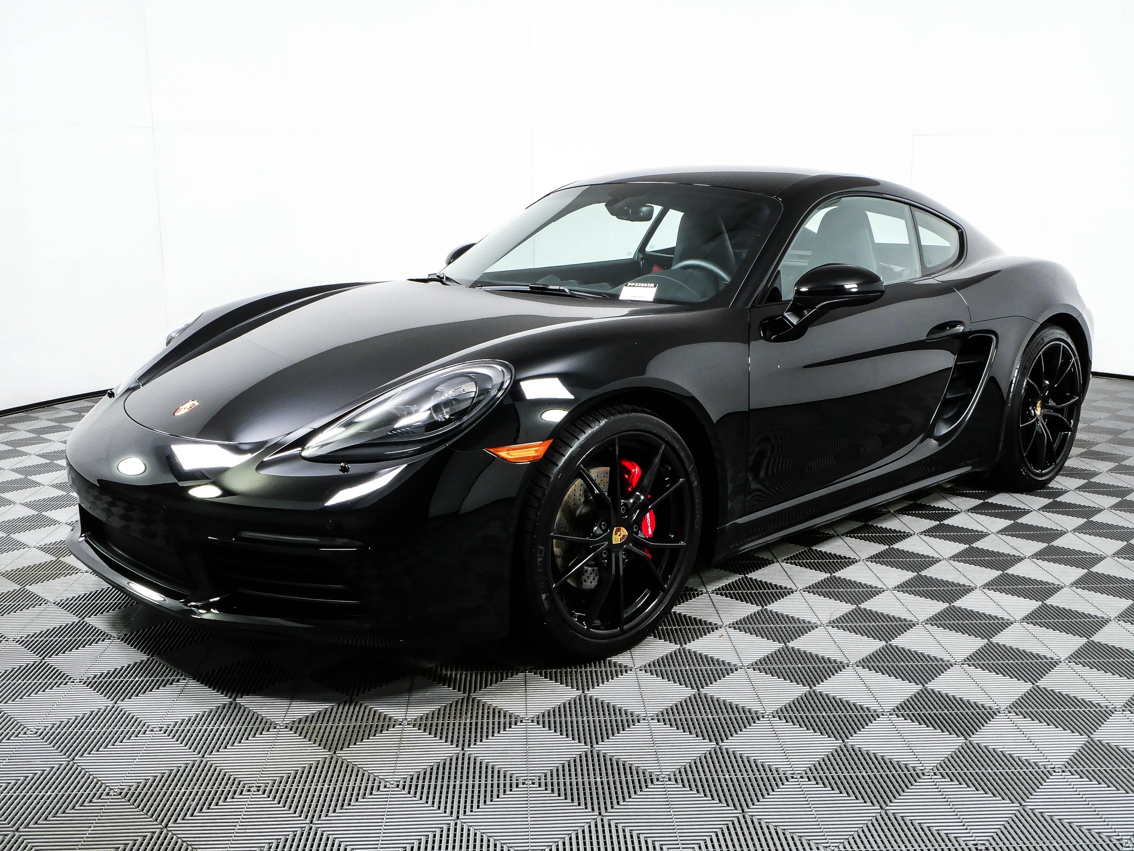 Certified 2024 Porsche 718 Cayman S RWD image 1
