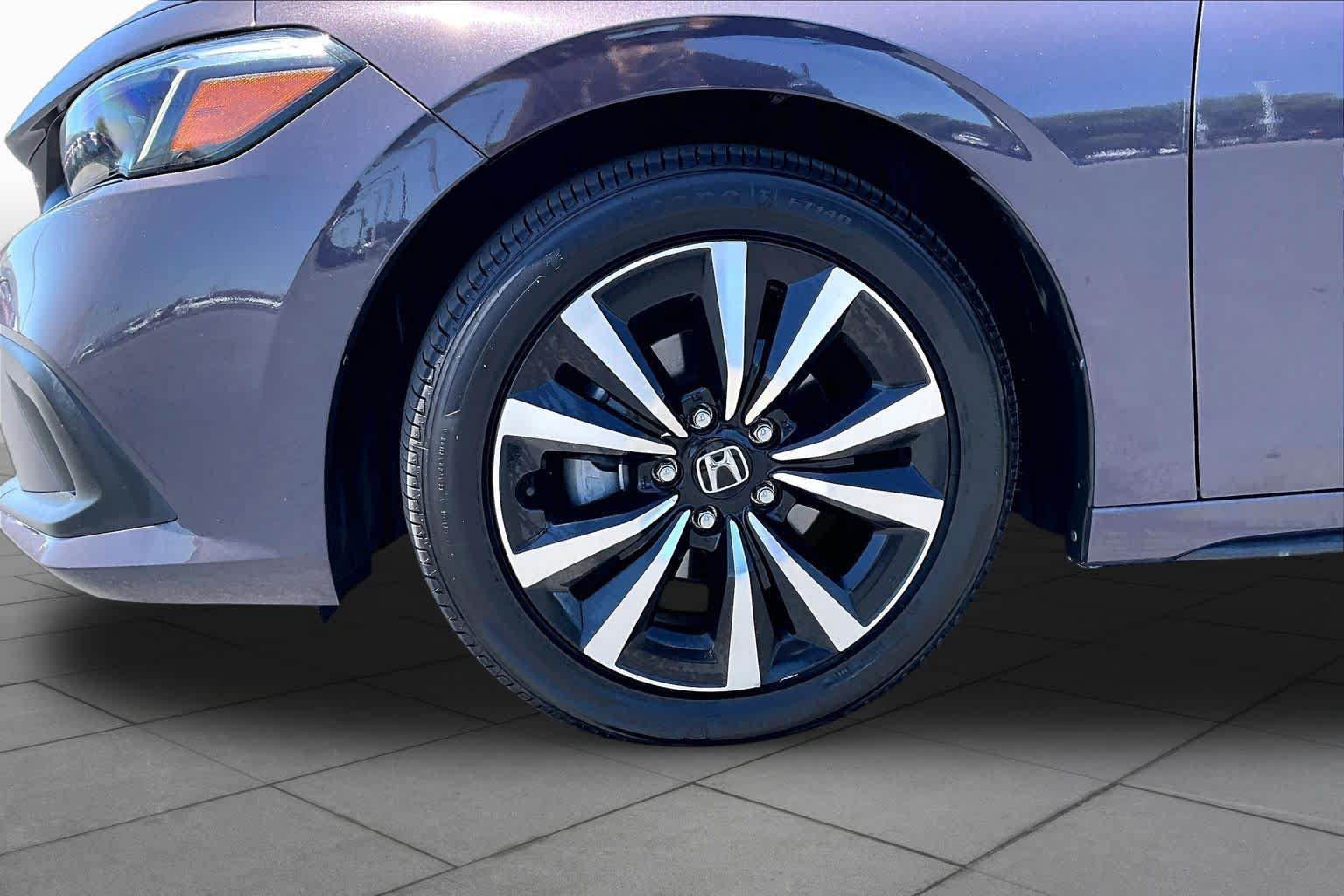 Used 2024 Honda Civic EX-L image 10