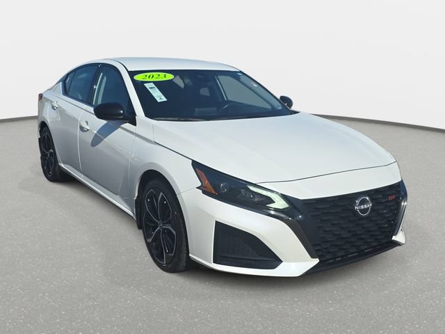 Used 2023 Nissan Altima 2.5 SR FWD image 3