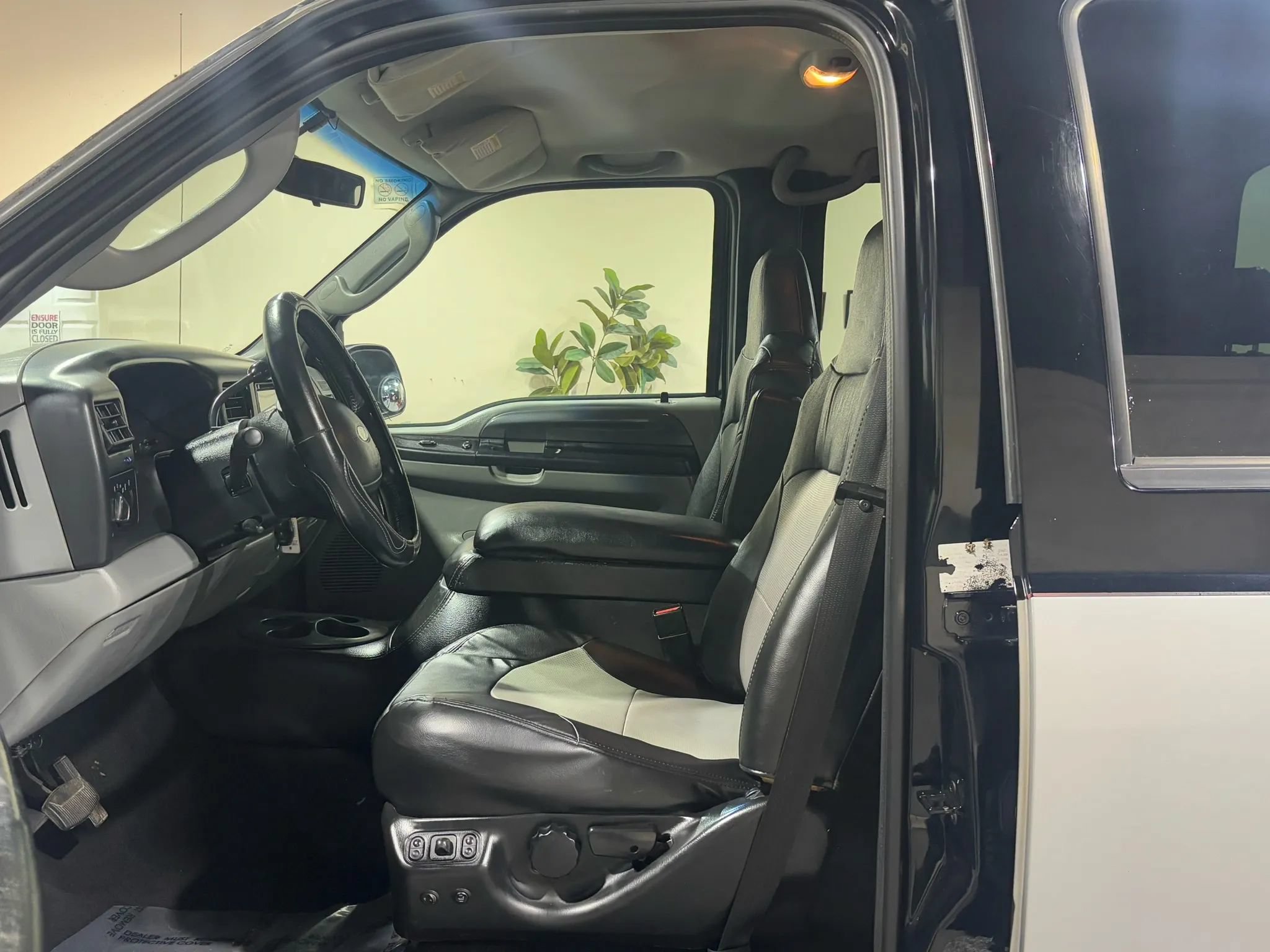 Used 2004 Ford F250 XLT AWD/4WD image 12