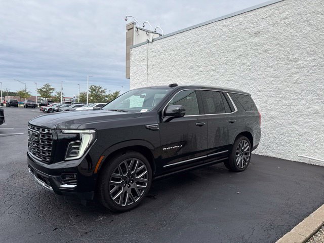 Used 2025 GMC Yukon Denali Ultimate AWD/4WD image 3