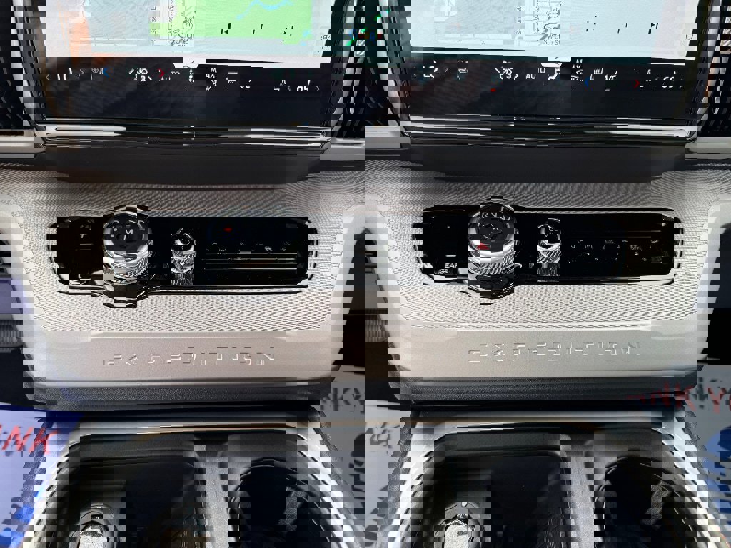 Used 2025 Ford Expedition Max Active AWD/4WD image 19