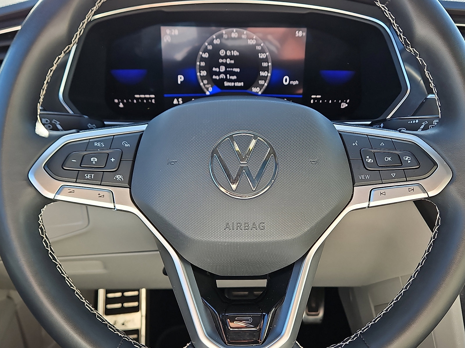 Certified 2023 Volkswagen Tiguan SE R-Line FWD image 18