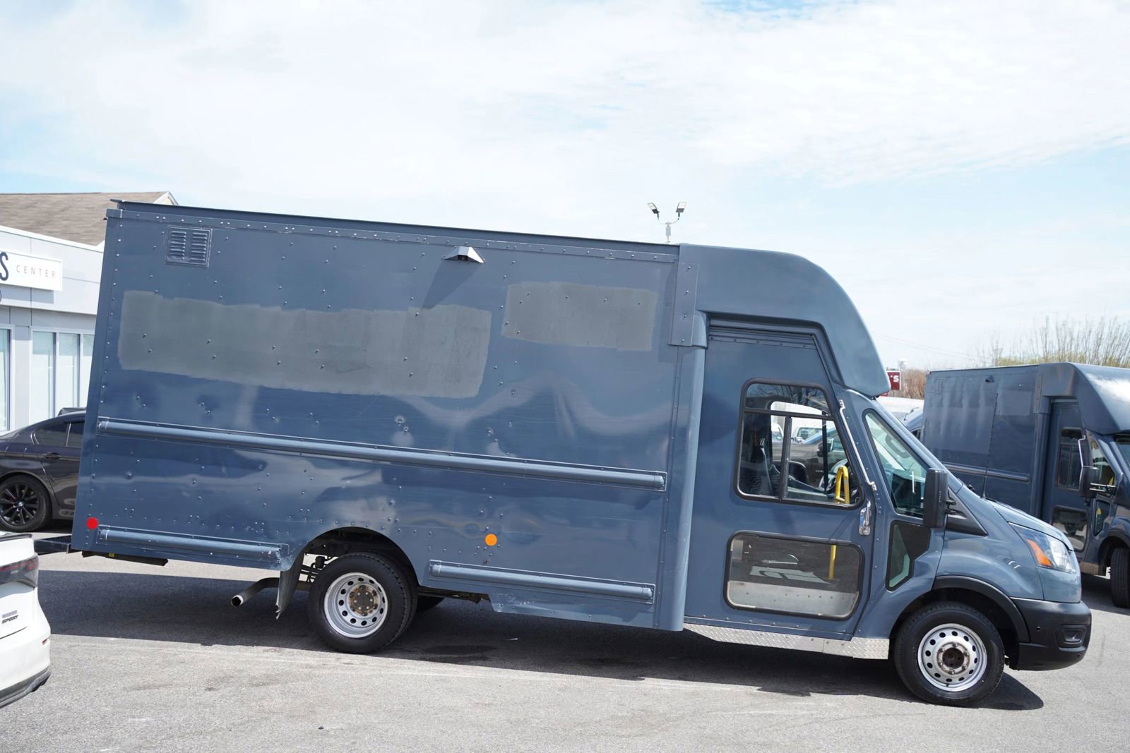 Used 2021 Ford Transit 350 DRW image 9