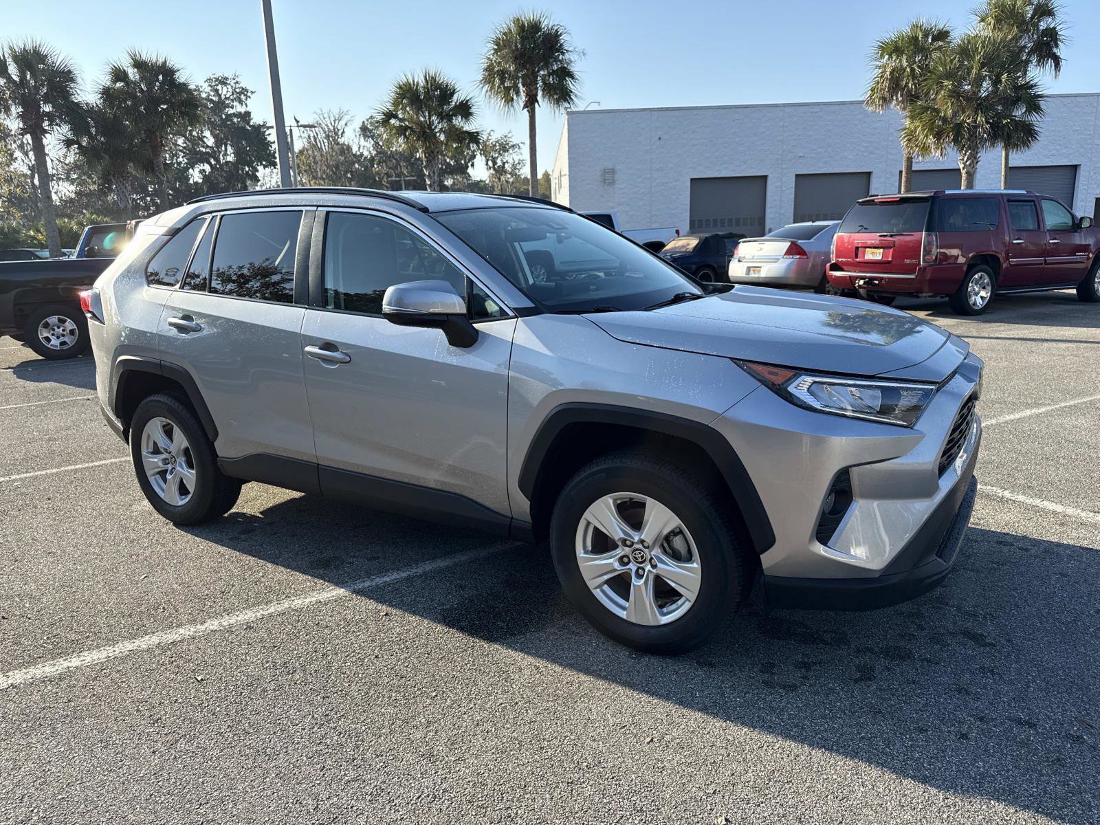 Used 2021 Toyota RAV4 XLE image 1