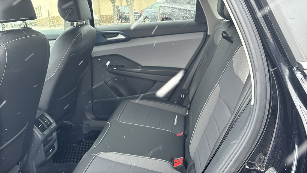 Used 2024 Volkswagen Taos SE image 29