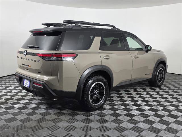 Used 2025 Nissan Pathfinder Rock Creek image 3