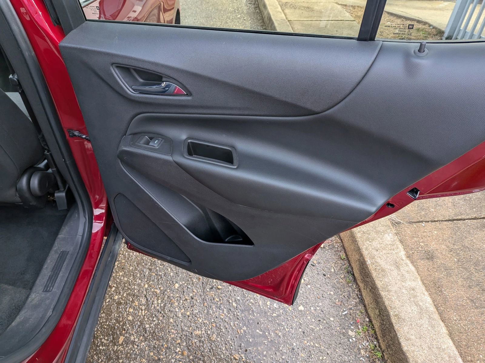 Used 2020 Chevrolet Equinox LT image 28