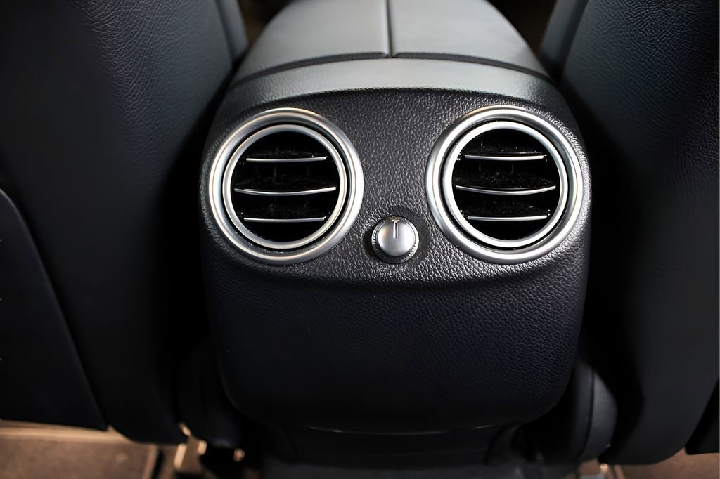 Used 2021 Mercedes-Benz GLC 300 image 24