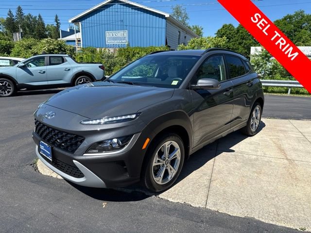 Certified 2023 Hyundai Kona SEL w/ Winter Weather Package AWD/4WD image 4