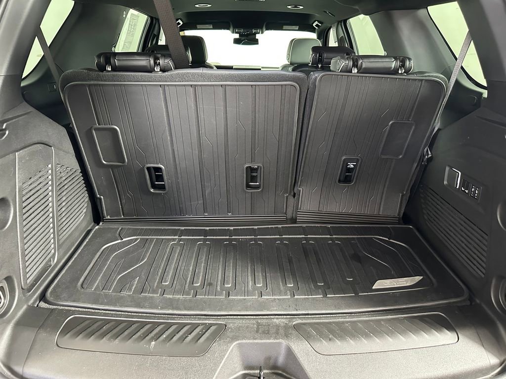 Used 2025 GMC Yukon Elevation image 28