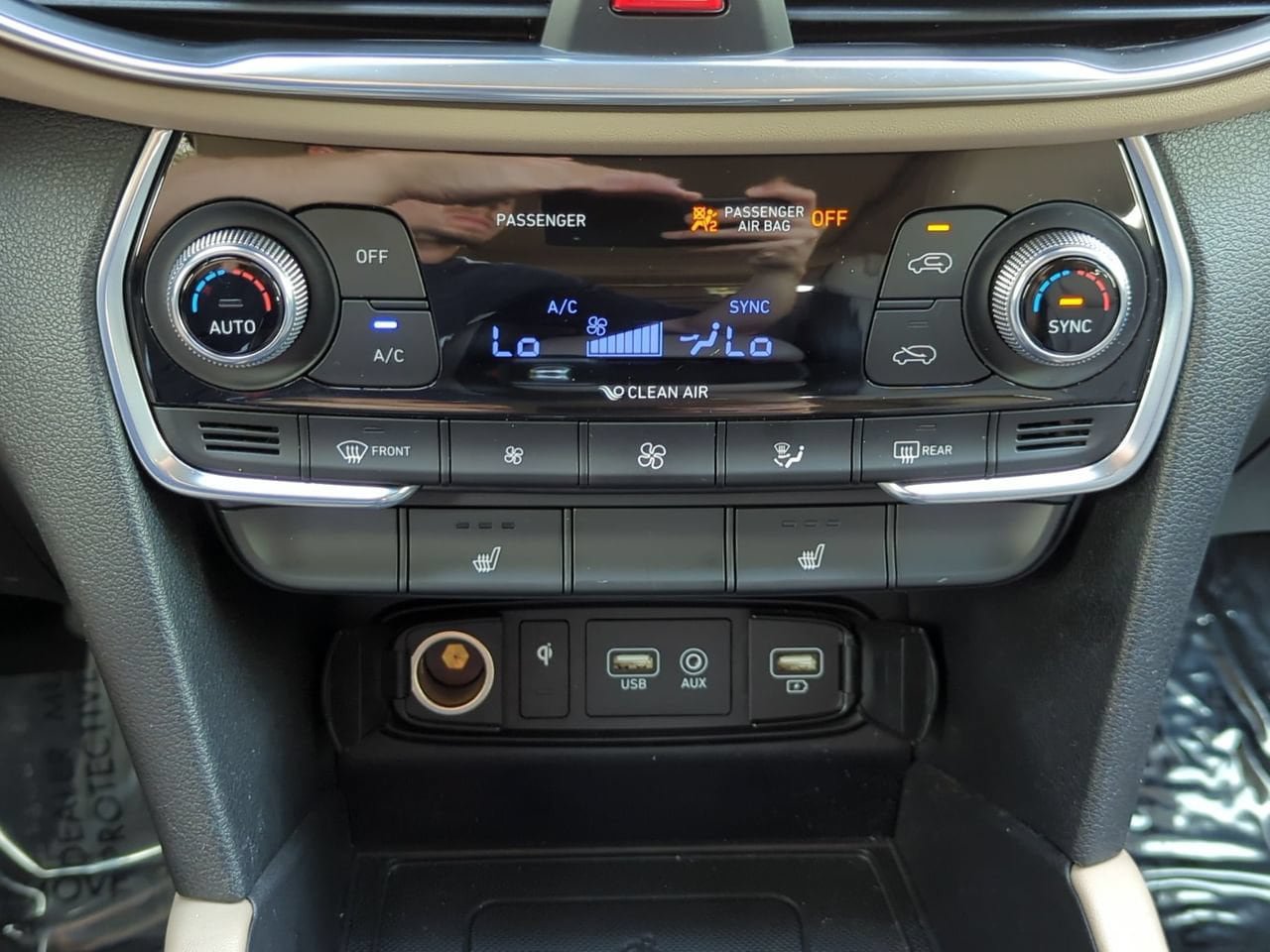 Used 2020 Hyundai Santa Fe SEL w/ Cargo Package FWD image 17