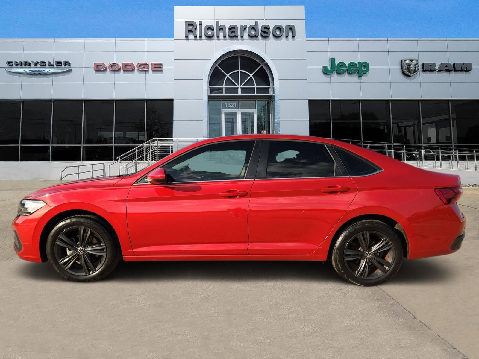 Used 2022 Volkswagen Jetta SE FWD image 3