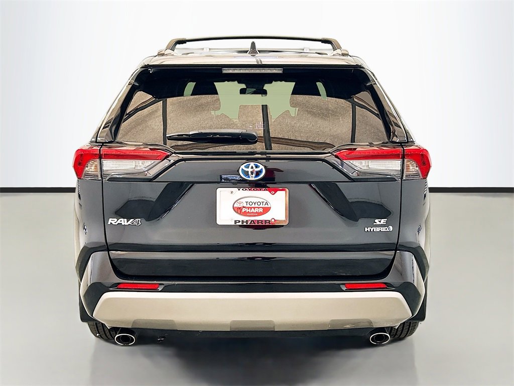 Used 2022 Toyota RAV4 SE image 5