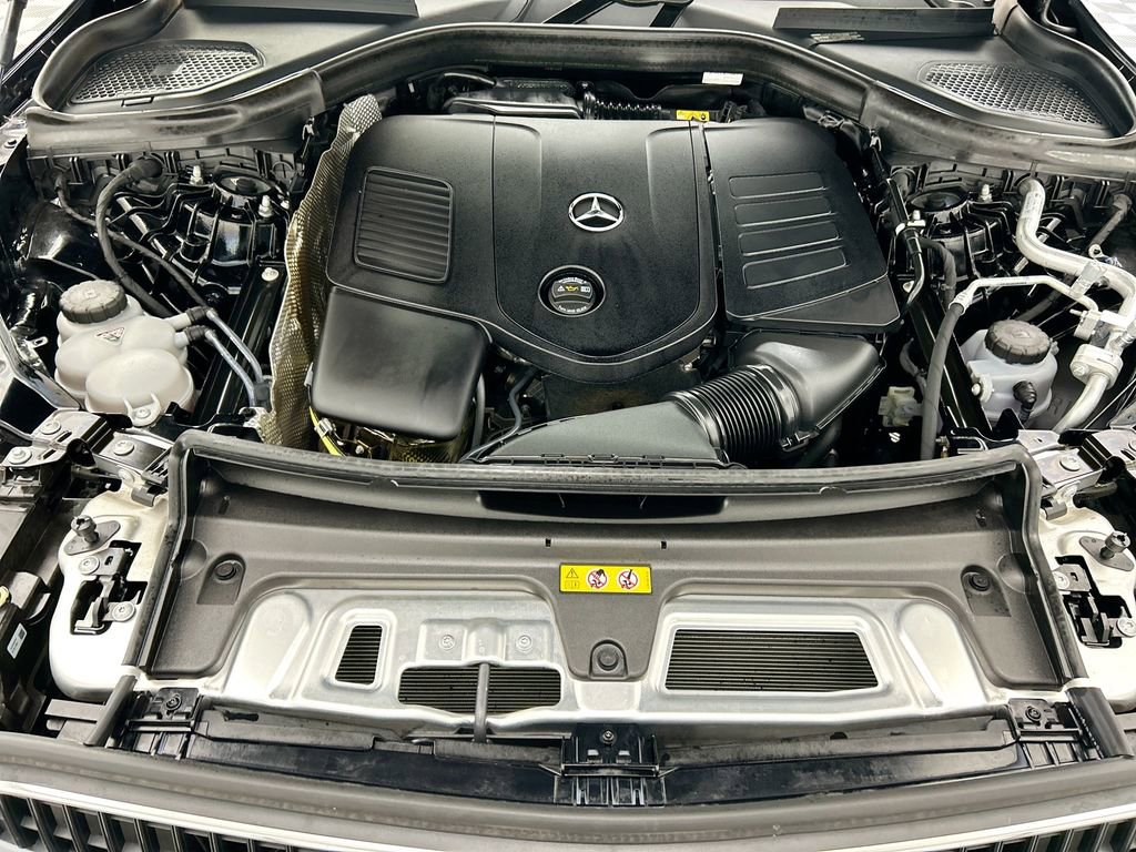 Certified 2025 Mercedes-Benz GLC 300 image 28
