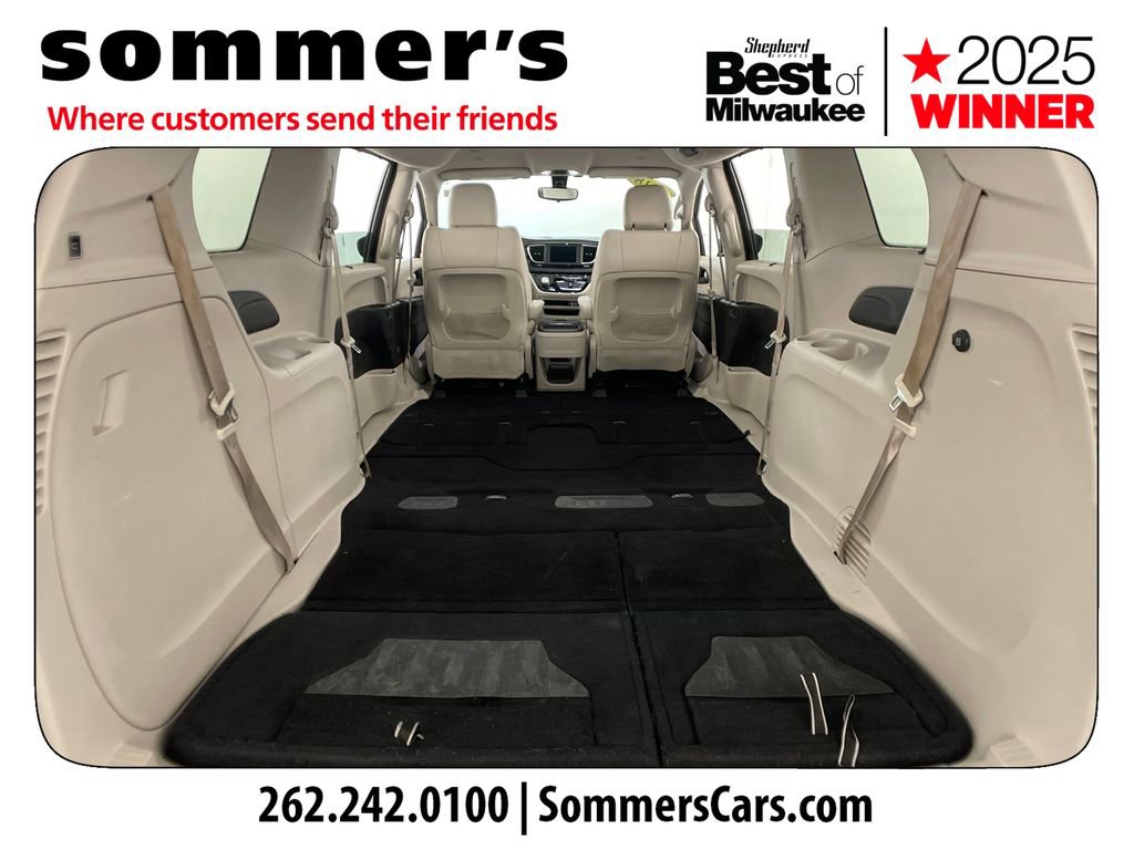 Used 2018 Chrysler Pacifica Touring-L image 29