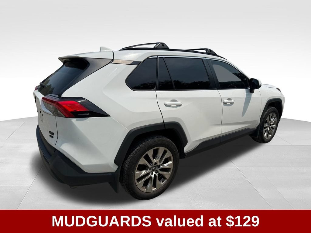 Used 2019 Toyota RAV4 XLE Premium w/ Cold Weather Package AWD/4WD image 6