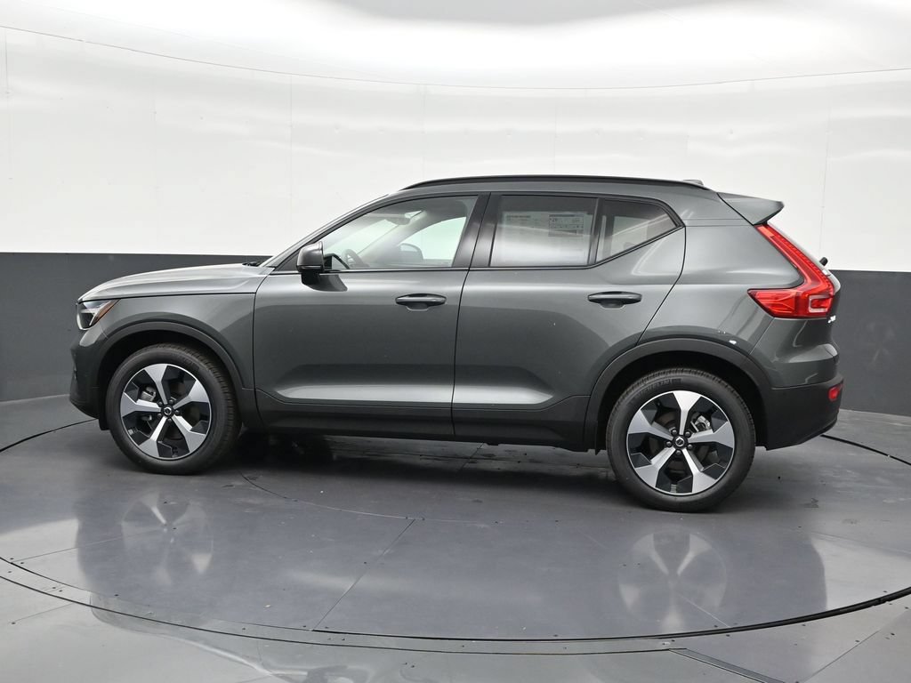 New 2026 Volvo XC40 B5 Plus w/ Climate Package AWD/4WD image 2