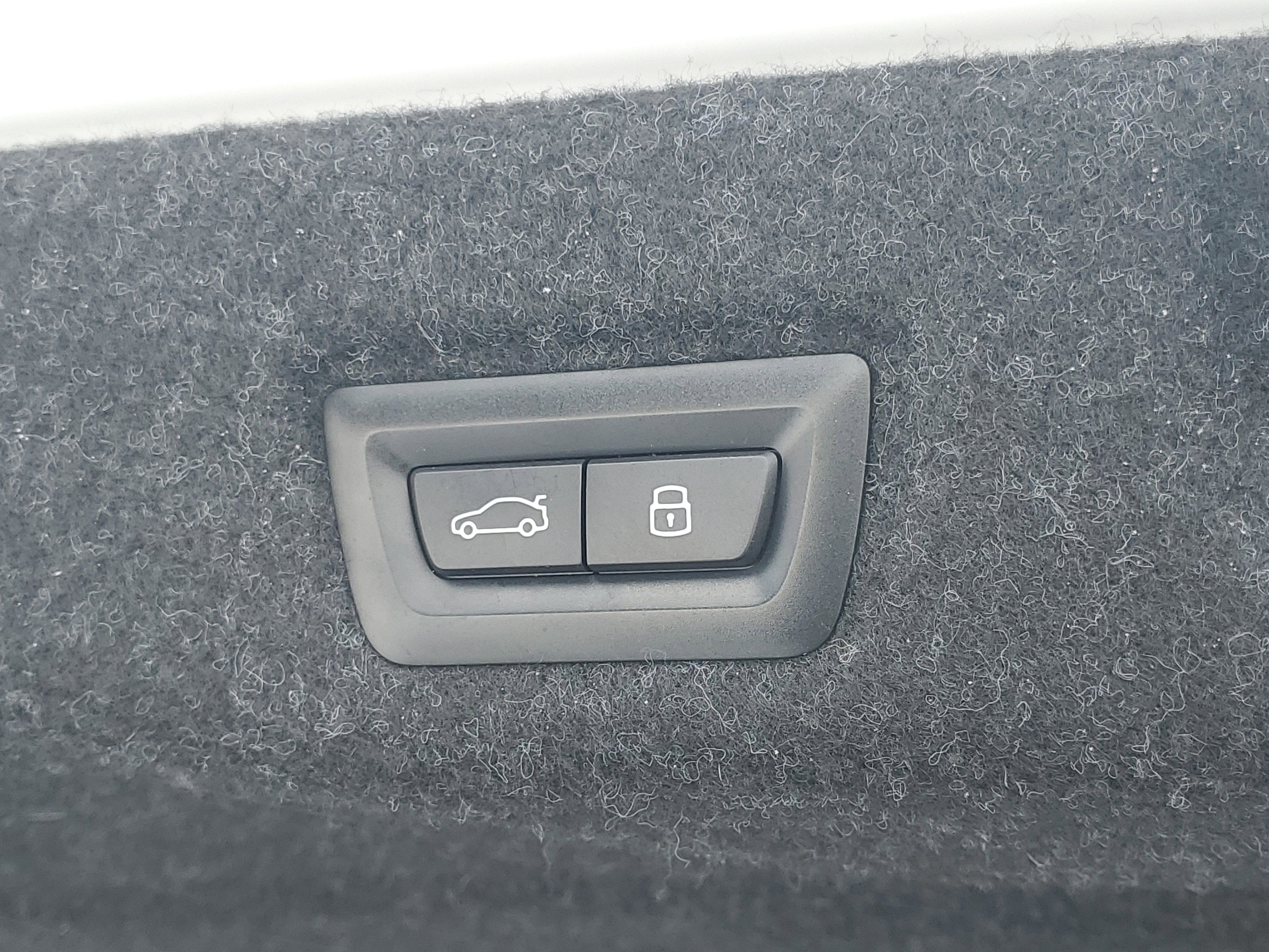 Certified 2024 BMW 530i xDrive w/ Premium Package image 27