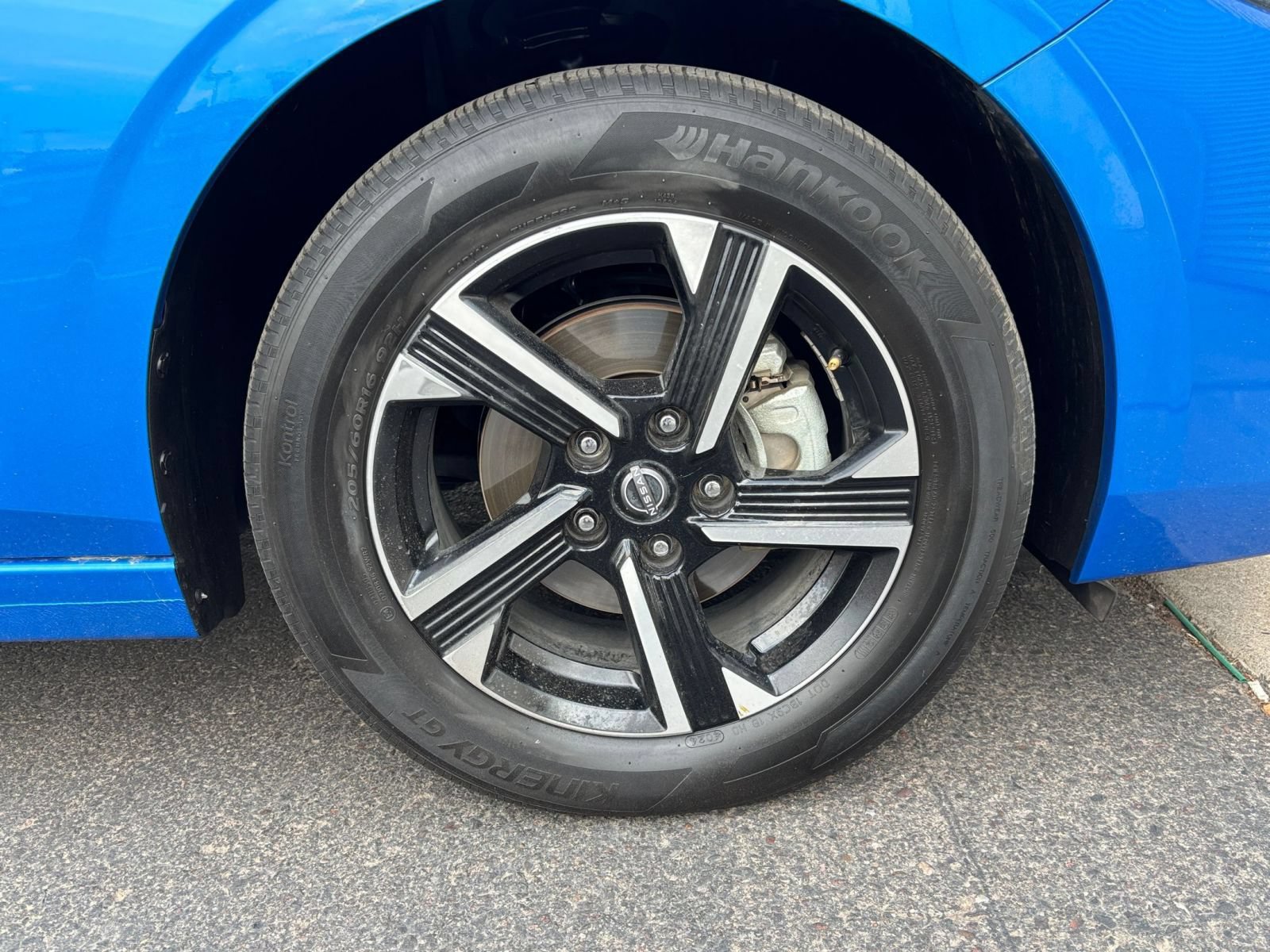Used 2025 Nissan Sentra SV FWD image 23
