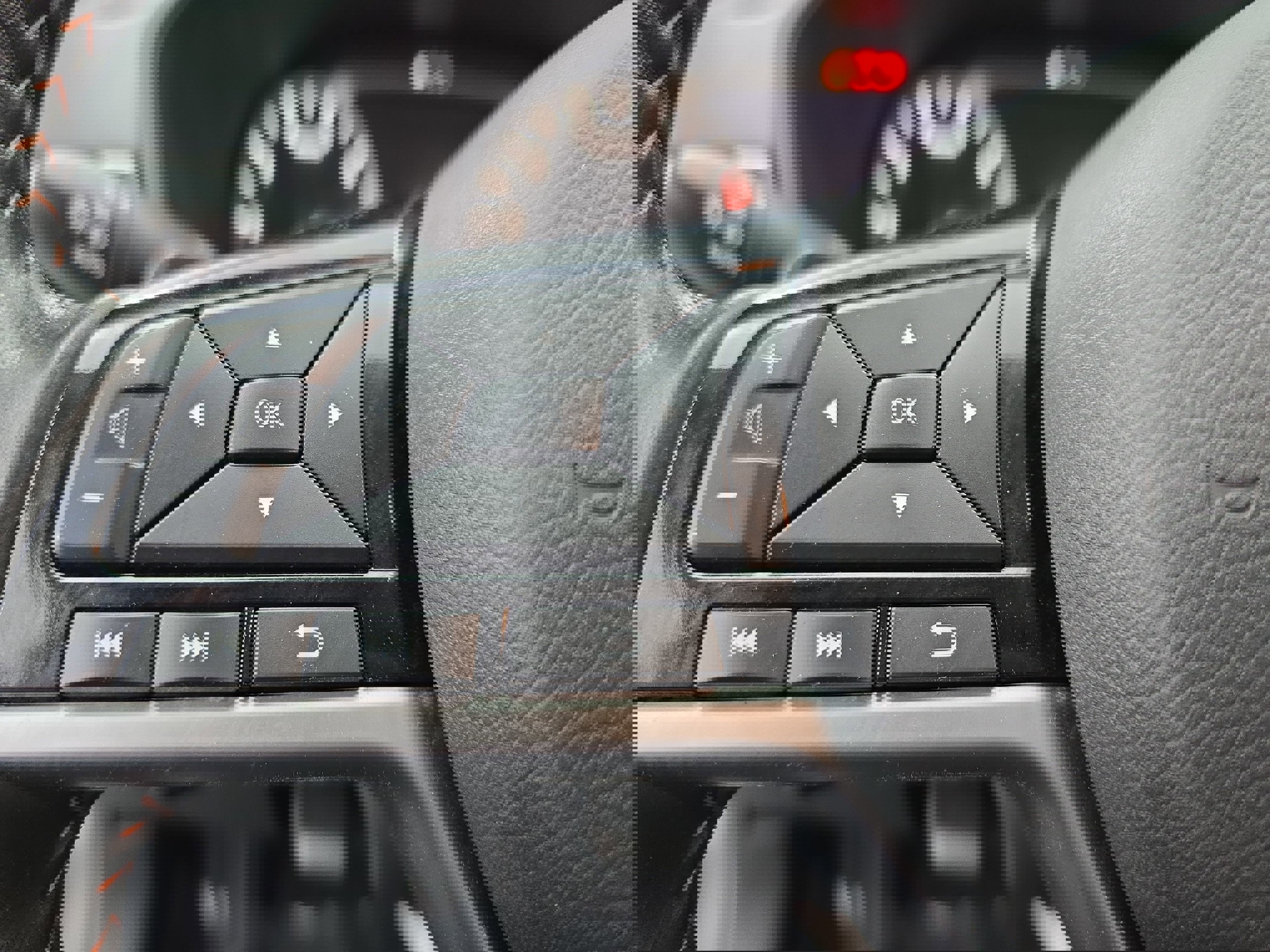 Used 2023 Nissan Altima 2.5 SR w/ SR Premium Package image 16