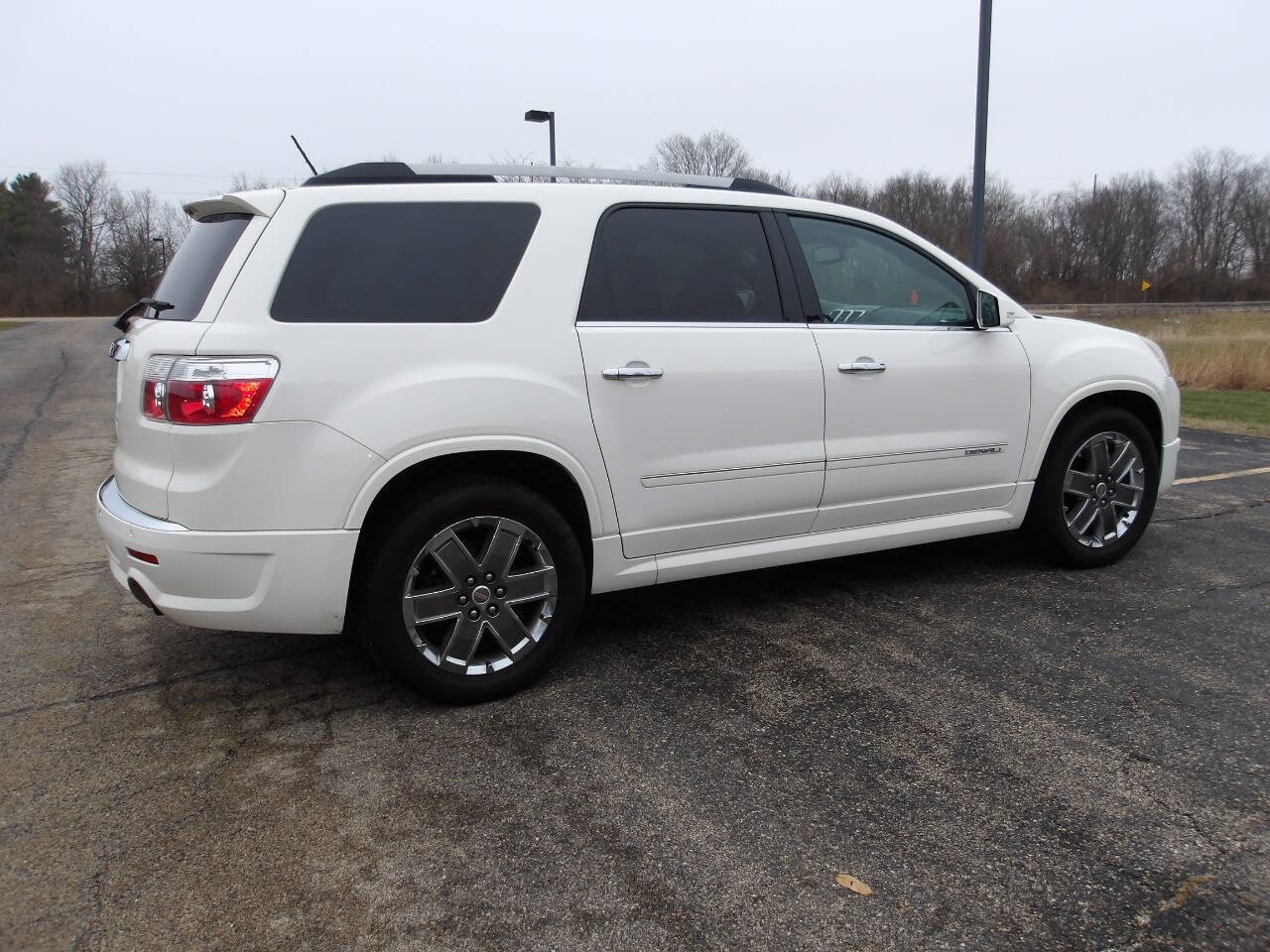 Used 2011 GMC Acadia Denali image 13