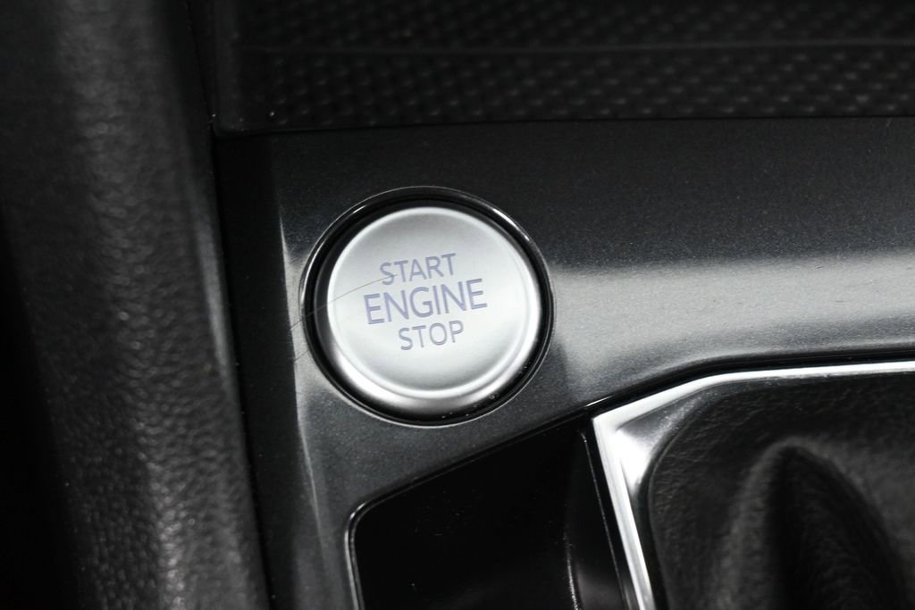 Used 2022 Volkswagen Tiguan SE R-Line image 22