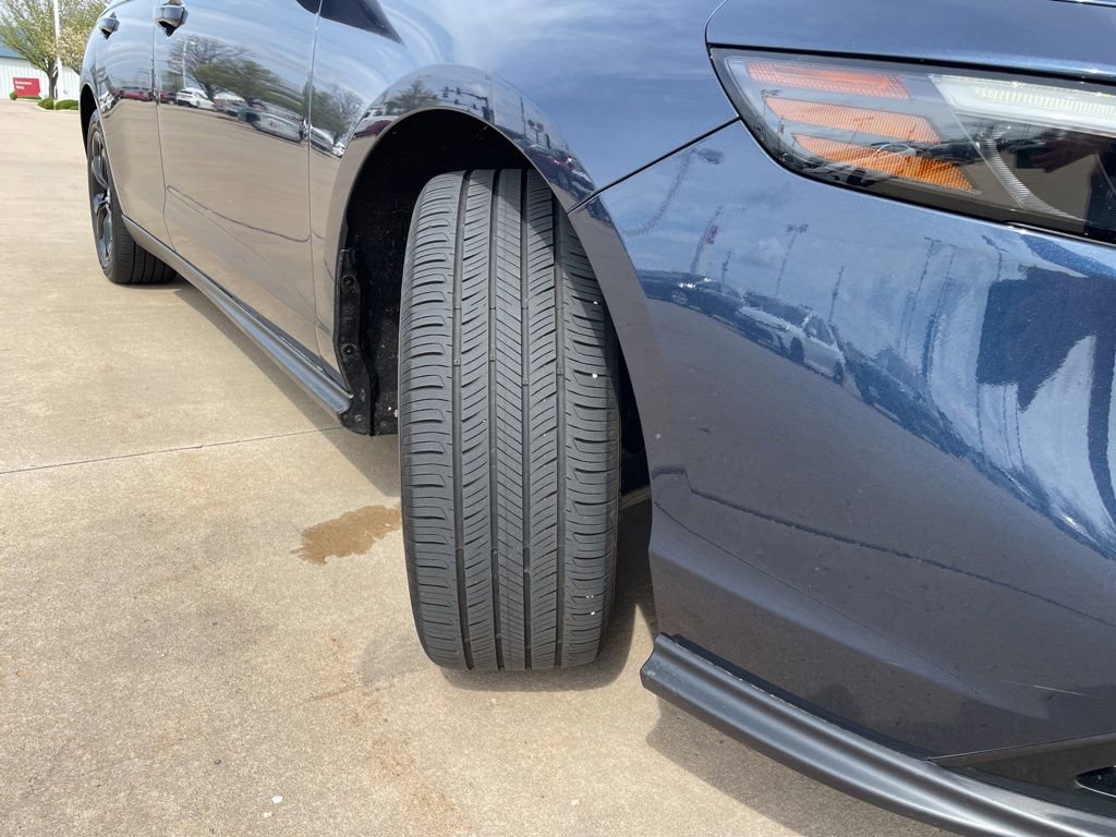 Used 2025 Honda Accord SE image 18