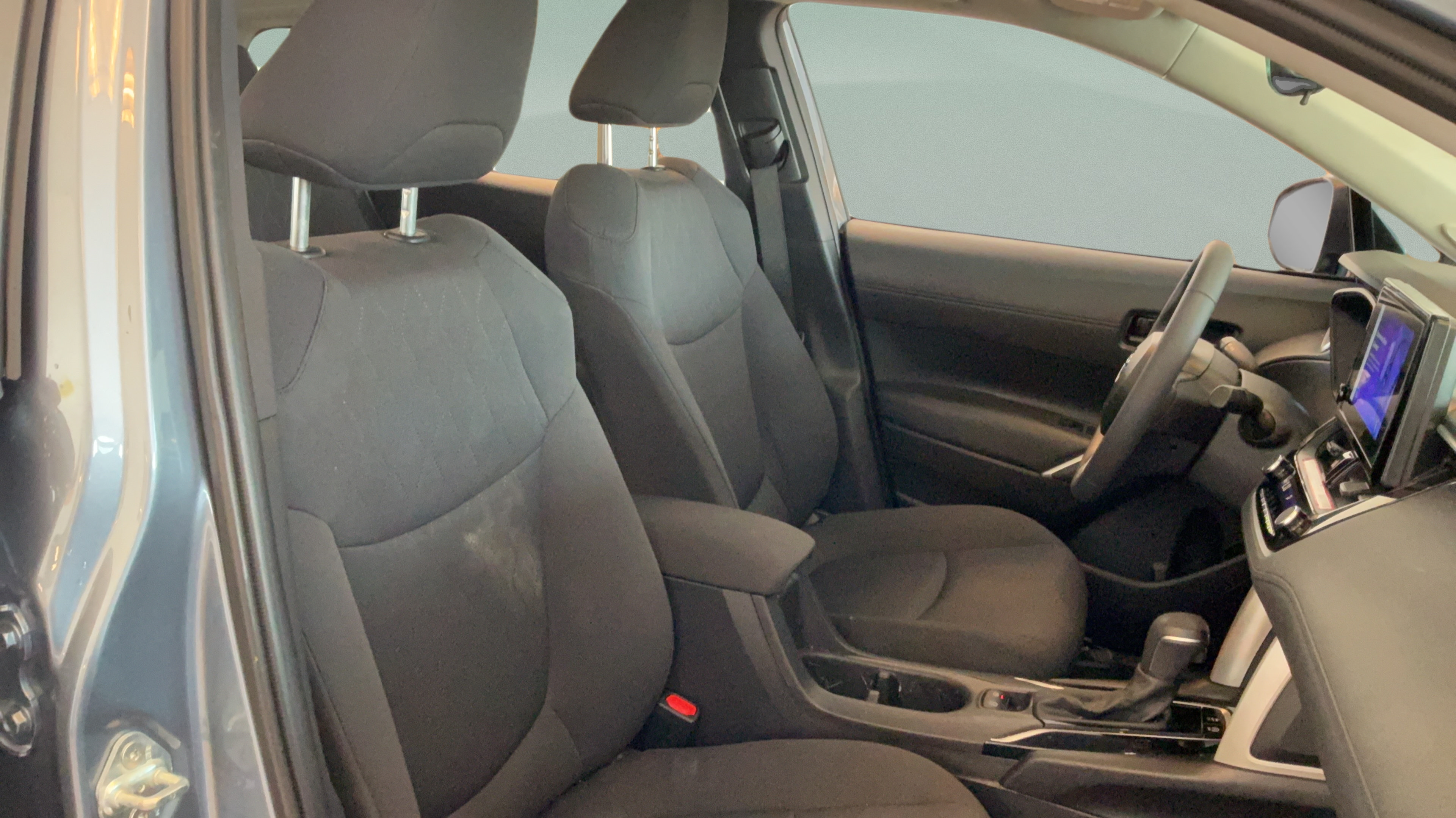 Certified 2024 Toyota Corolla Cross LE w/ Moonroof Package FWD image 29