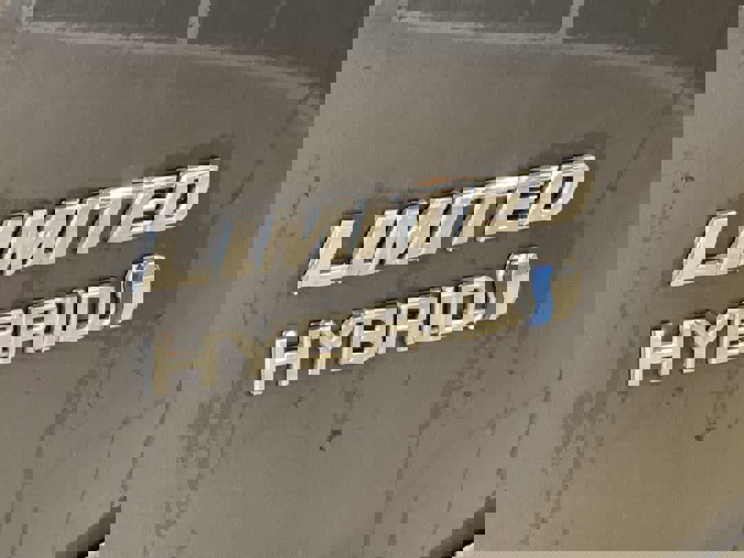 Used 2016 Toyota RAV4 Limited w/ Advanced Technology Package image 12