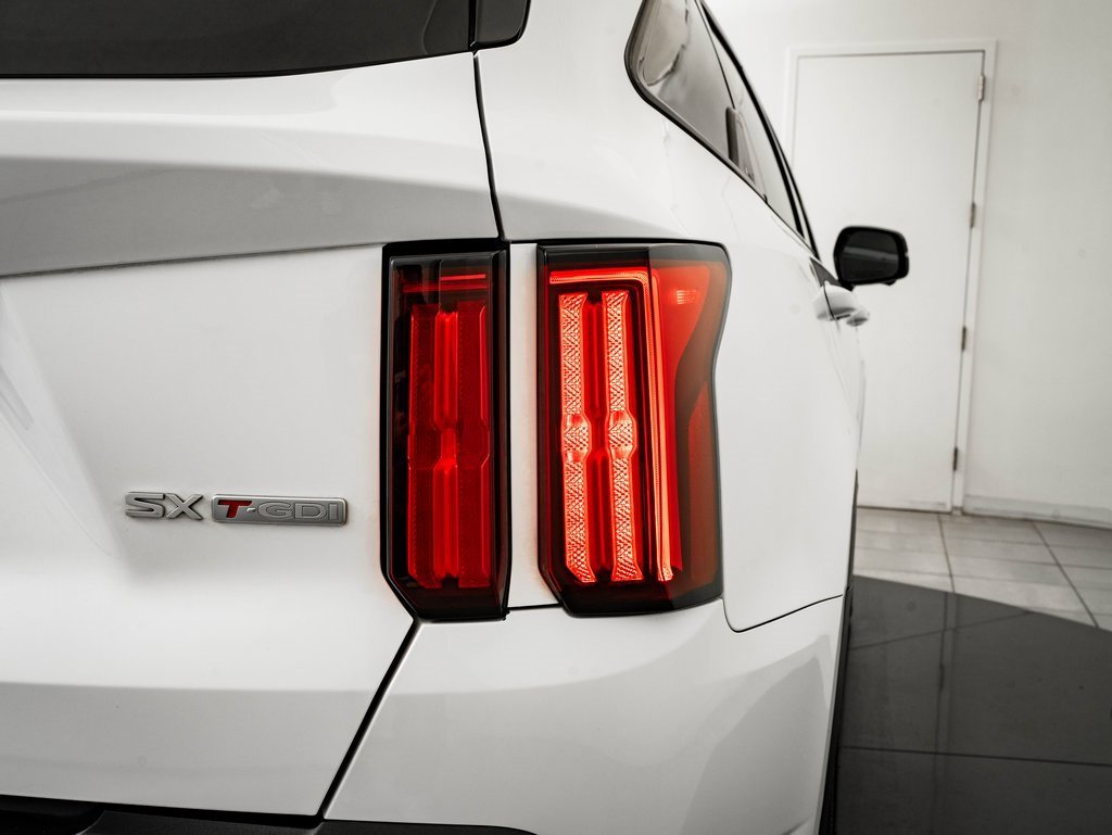Used 2021 Kia Sorento SX Prestige image 9
