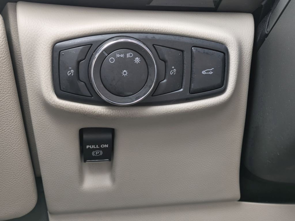 Used 2018 Lincoln MKX Reserve w/ Lincoln MKX Climate Package image 18