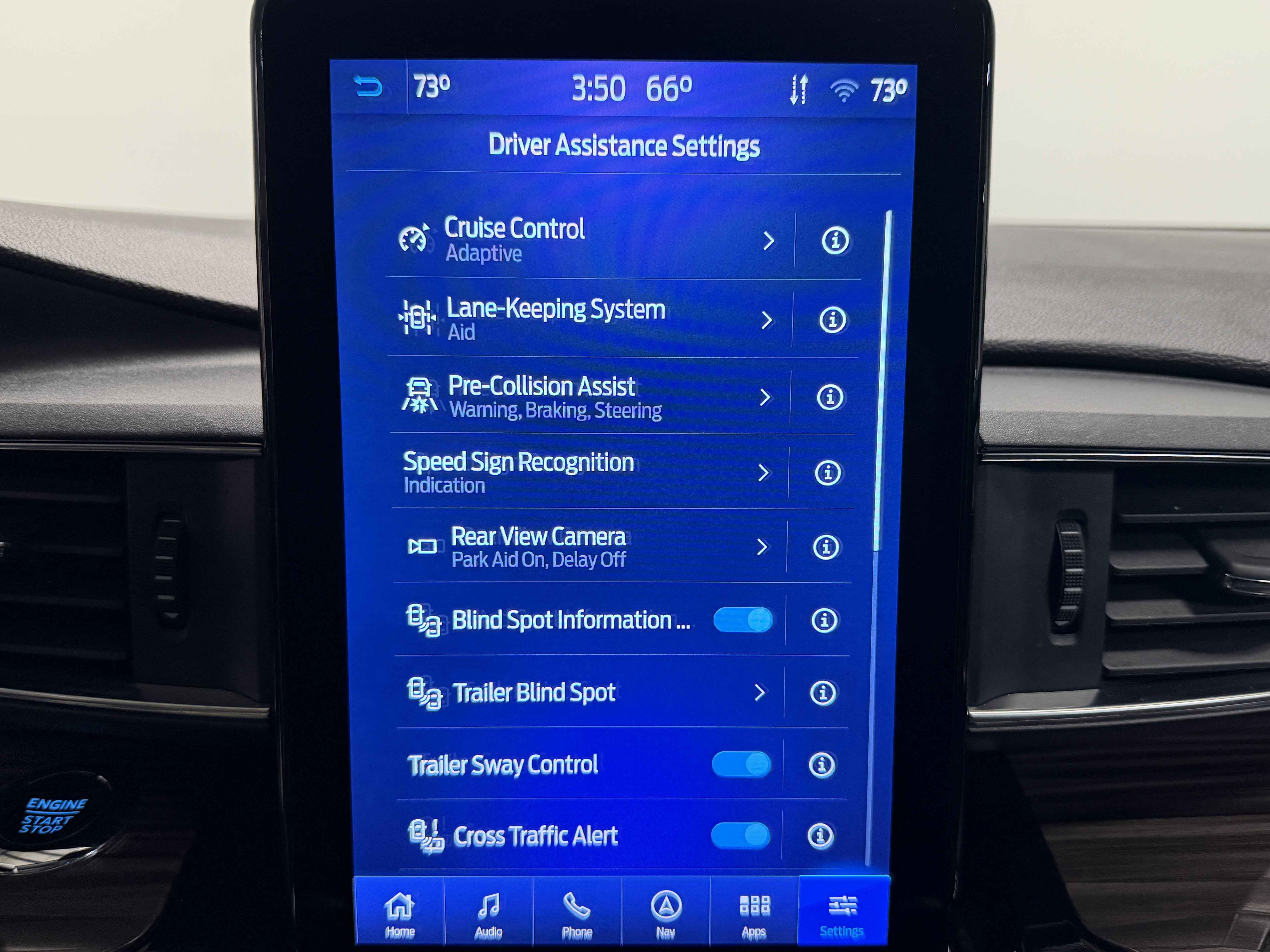 Used 2022 Ford Explorer Limited w/ Limited Technology Package image 12