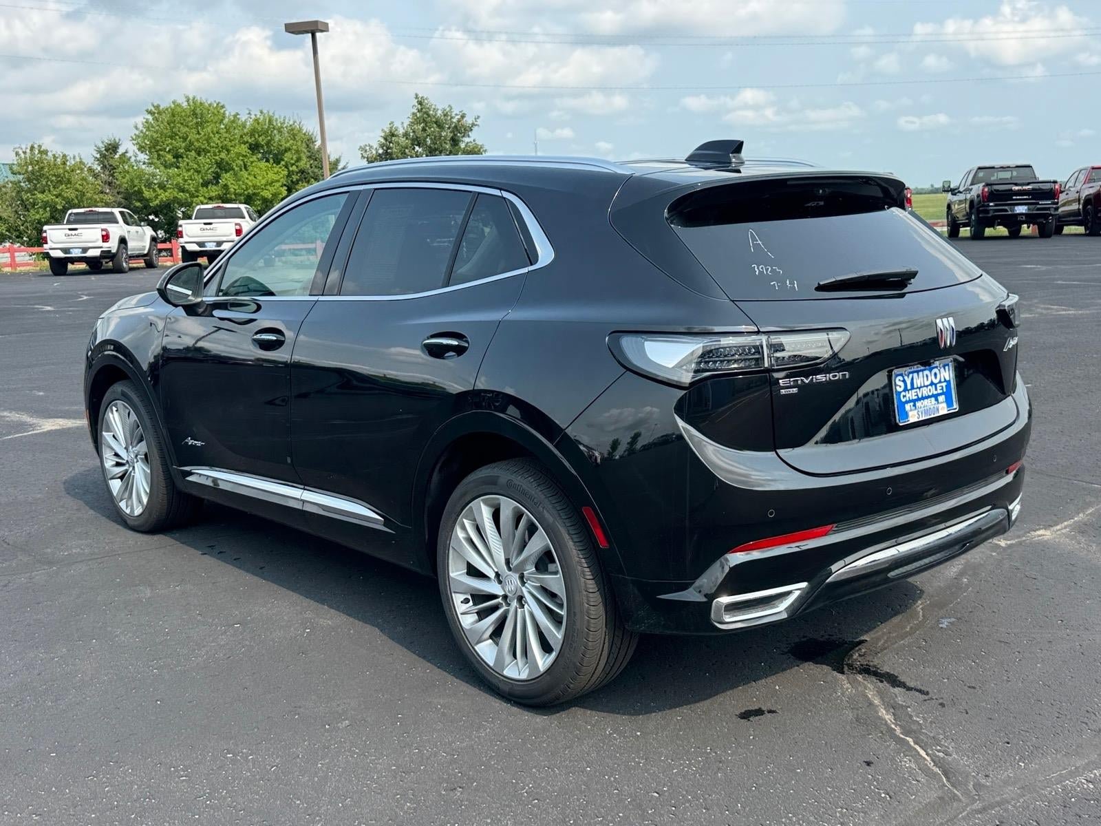 Used 2026 Buick Envision Avenir AWD/4WD image 3