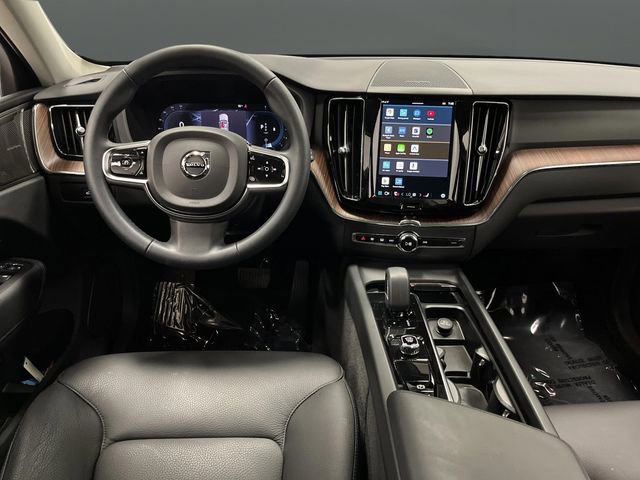 Used 2024 Volvo XC60 B5 Plus w/ Climate Package image 5