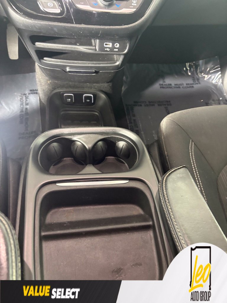 Used 2018 Chrysler Pacifica Touring Plus w/ S Appearance Package FWD image 20