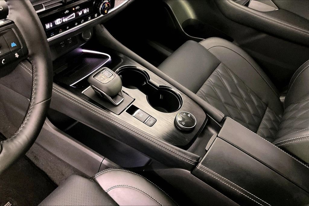 Used 2025 Nissan Rogue Platinum w/ Platinum Premium Package image 19