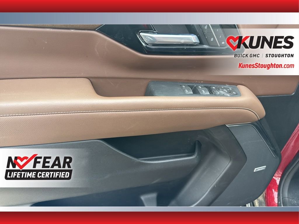 Used 2025 Chevrolet Suburban High Country AWD/4WD image 19