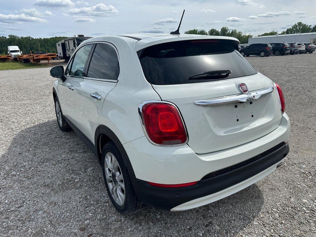 Used 2016 FIAT 500X Lounge FWD image 4