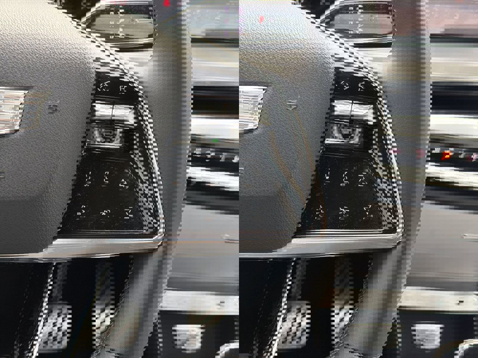 Used 2024 Cadillac Lyriq Luxury image 20