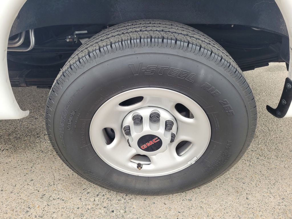 Used 2023 GMC Savana 3500 LS image 22