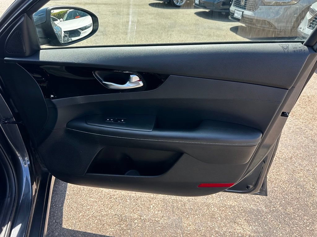 Used 2019 Kia Forte S FWD image 13