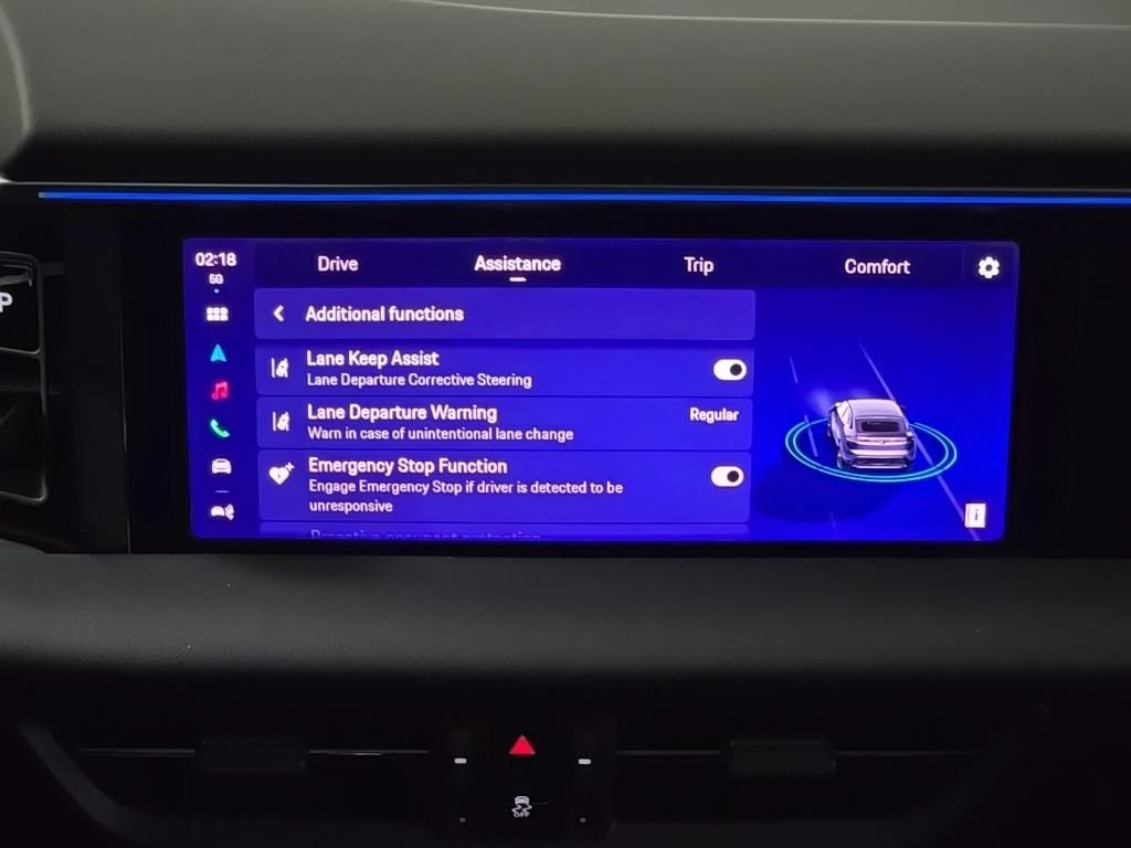 Certified 2025 Porsche Macan Electric RWD image 21