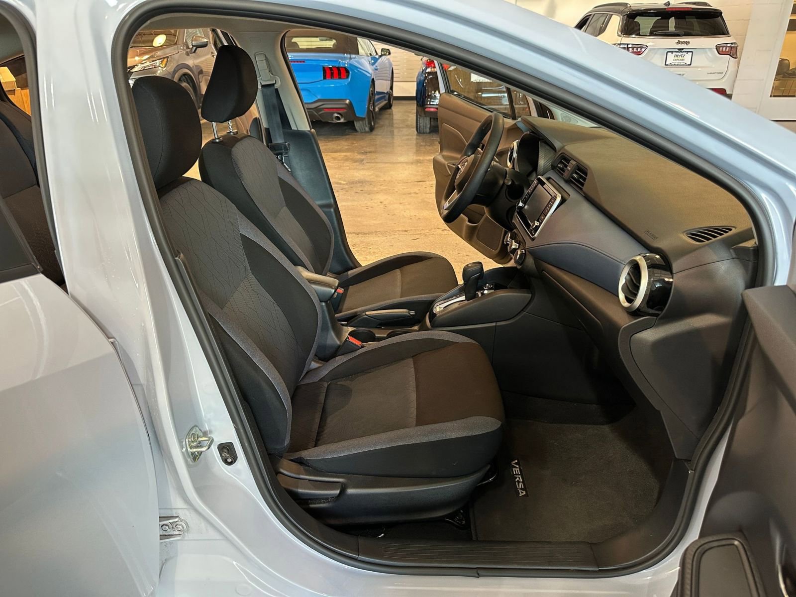 Used 2025 Nissan Versa SV image 35