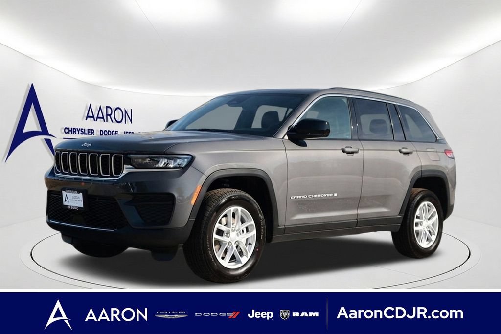 New 2026 Jeep Grand Cherokee Laredo RWD image 1