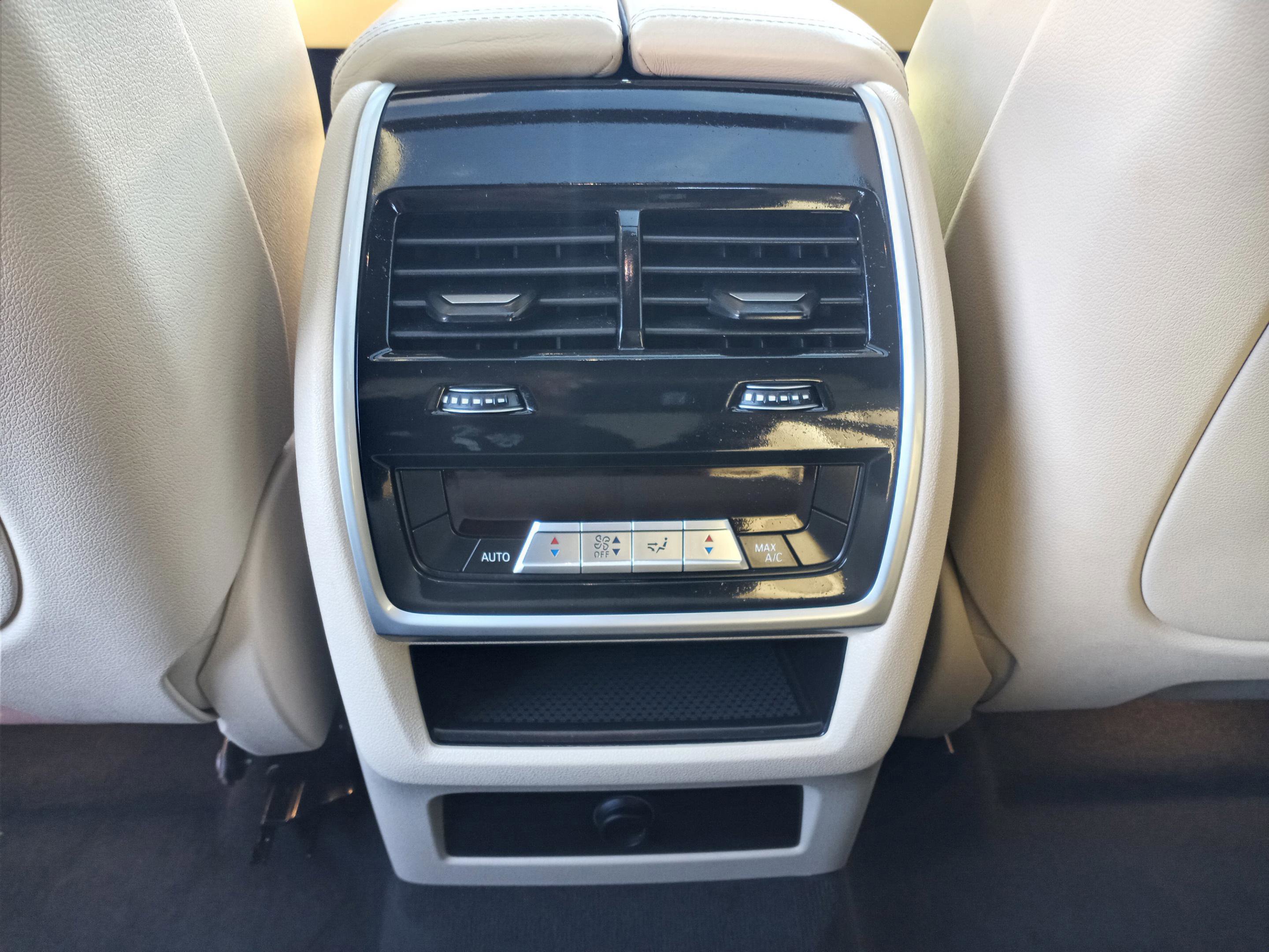 Used 2022 BMW X6 xDrive40i w/ Executive Package image 33