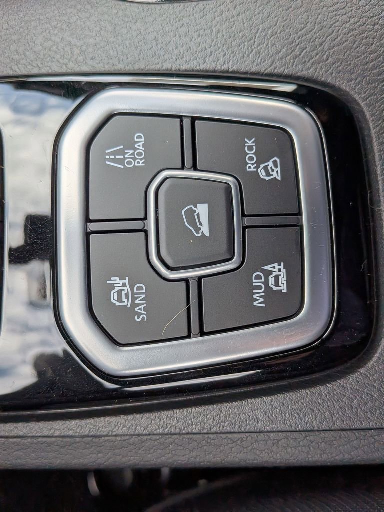 New 2026 Nissan Frontier SV image 20