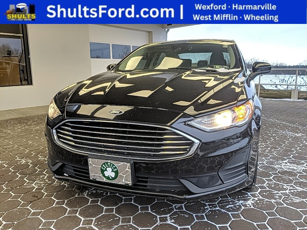 Used 2020 Ford Fusion SE image 1